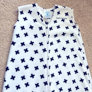 Halo sleep sack, wearable blanket, micro fleece. Used only twice. So soft! 6-12m